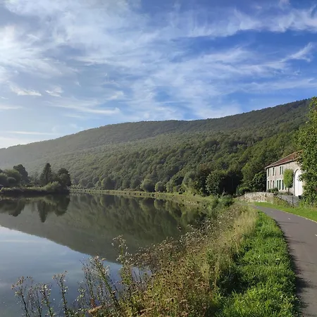 Entre Meuse Et Foret Frühstückspension