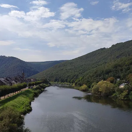 Entre Meuse Et Foret 住宿加早餐酒店